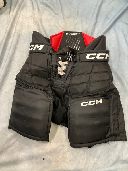 Black Youth Large CCM YTFlex 3 Hockey Goalie Pants (Used)