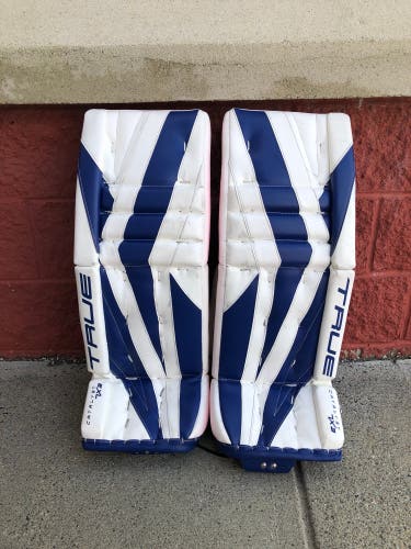 29"+2 Intermediate True Catalyst 7X3 Goalie Leg Pads (Used)