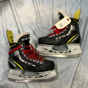 Junior CCM Super Tacks 9360 Hockey Skates Regular Width Size 3 (Used)