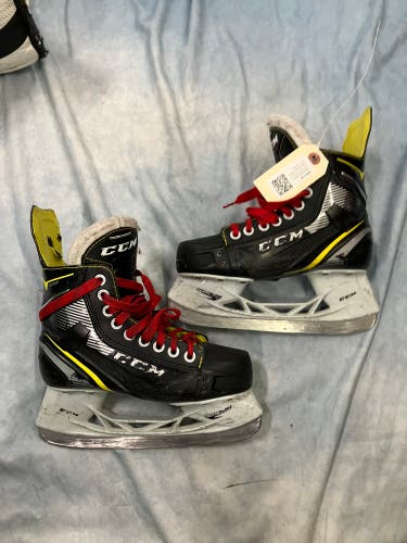 Junior CCM Super Tacks 9360 Hockey Skates Regular Width Size 3 (Used)