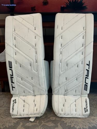 2024 32" True Hzrdus 9x4 Goalie Leg Pads (Used)