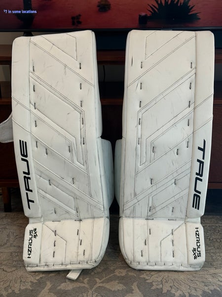 2024 32" True Hzrdus 9x4 Goalie Leg Pads (Used)