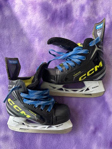 Youth CCM Tacks XF 80 Hockey Skates Regular Width 12 (Used)