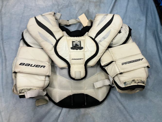 Youth Small Bauer Prodigy Goalie Chest Protector (Used)