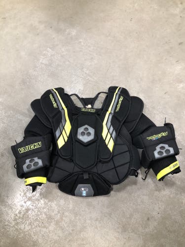 Intermediate Extra Large Vaughn Velocity VE8 Int Goalie Chest Protector (Used)