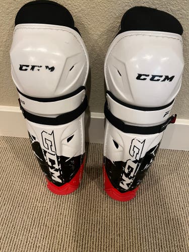 Intermediate CCM Jetspeed FT485 13" Shin Pads (Used)