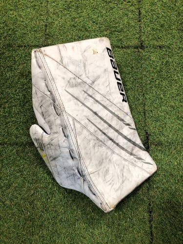 Intermediate Bauer Vapor 3X Goalie Blocker Regular (Used)