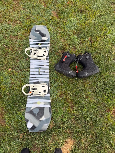 Ride Twinpig Snowboard with Burton Step on (Size L) Bindings and Size 12 Step on Boots