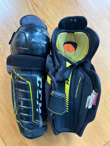 Intermediate CCM Tacks 9080 13" Shin Pads (Used)