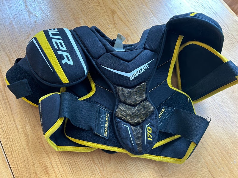 Men's Large Junior Bauer Supreme S170 Shoulder Pads (Used)
