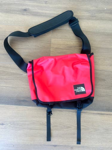 Red Crossbody Basecamp messanger bag The North Face (New) Adult Unisex