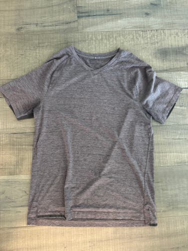Lululemon V Neck Shirt M