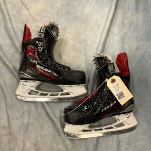 Youth Bauer Vapor X5 Pro Hockey Skates Regular Width 13 (Used)