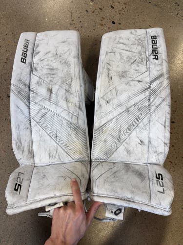 Medium Junior Bauer Supreme S27 Goalie Leg Pads (Used)