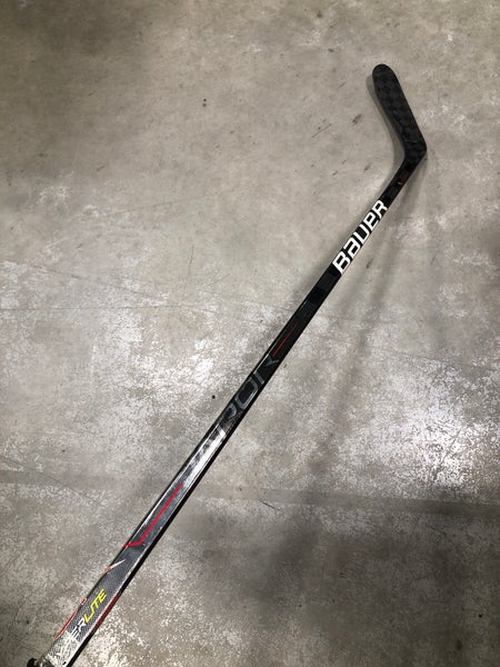 Junior Bauer Vapor Hyperlite Hockey Stick Left Hand P28 (Used)