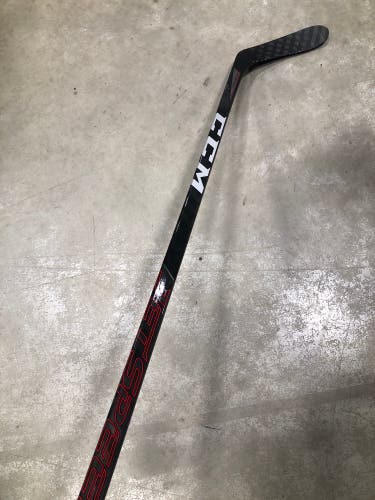 Senior CCM JetSpeed Team Hockey Stick Right Handed P28 (Used)