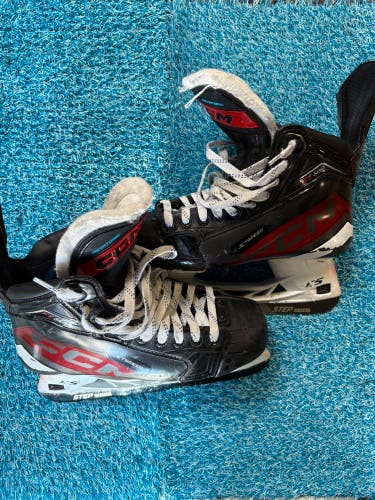 Senior CCM Jetspeed FT680 Hockey Skates Regular Width 8.5 (Used)