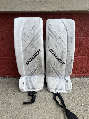 Junior Small Bauer Vapor X2.7 Goalie Leg Pads (Used)