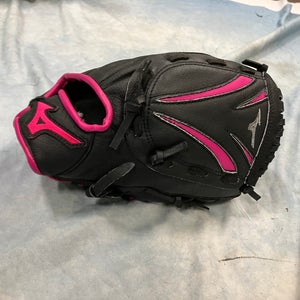 Black Mizuno Finch RH Softball Glove 10" (Used)