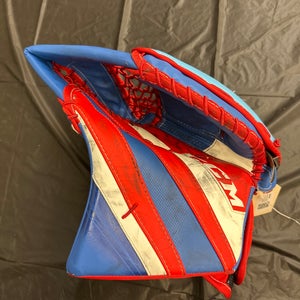 Blue Senior CCM EFlex 5 Goalie Gloves & Blockers Regular (Used)