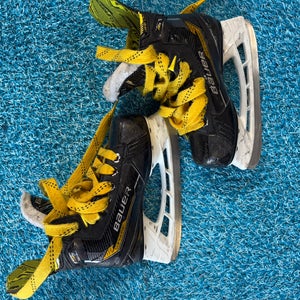 Youth Bauer Supreme M4 Hockey Skates Regular Width 11 (Used)