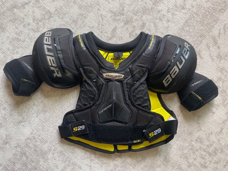 Small Junior Bauer Supreme S29 Shoulder Pads (Used)