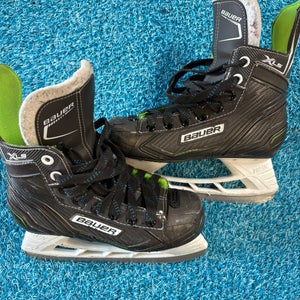 Junior Bauer XLS Hockey Skates Regular Width Size 3 (Used)