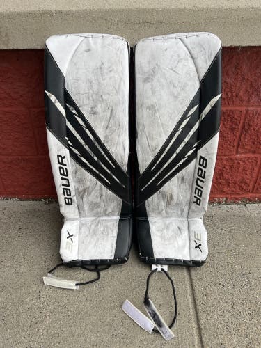 Intermediate Large Bauer Vapor 3X Goalie Leg Pads (Used)