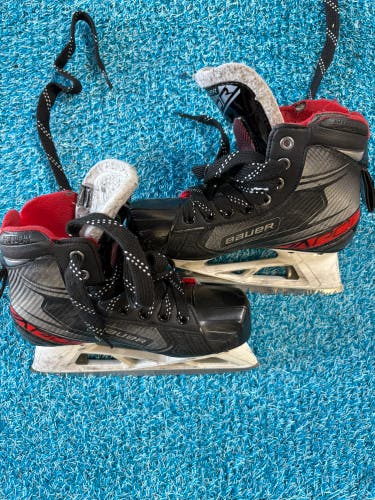 Junior Bauer Vapor X2.7 Hockey Goalie Skates Regular Width Size 3 (Used)