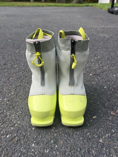 Fischer One Mondo 19 & 19.5 Kid's Ski Boots (Used)