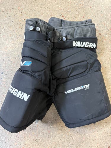 Black Junior Small/Medium Vaughn Velocity V9 Pro Hockey Goalie Pants (Used)