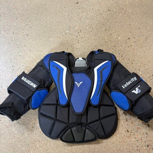 Youth Medium/Large Vaughn Velocity V6 700 Goalie Chest Protector (Used)