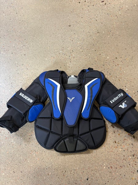 Youth Medium/Large Vaughn Velocity V6 700 Goalie Chest Protector (Used)