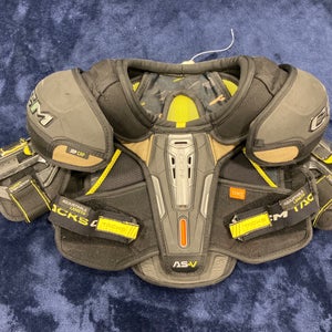 Small Junior CCM AS-V Shoulder Pads (Used)