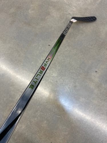 Intermediate Bauer Vapor Hyperlite 2 Hockey Stick Right Handed P28 (Used)