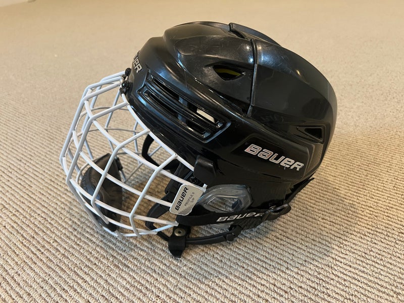 Small Bauer Re-Akt 200 Helmet combo (Used)