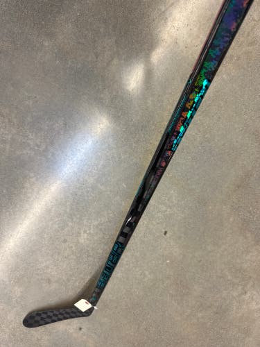 Intermediate Bauer Twitch Hockey Stick Right Handed P28 (Used)