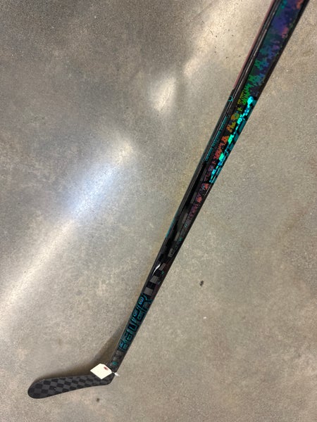Intermediate Bauer Twitch Hockey Stick Right Handed P28 (Used)