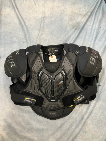 Medium Intermediate Bauer Supreme M5 Pro Shoulder Pads (Used)