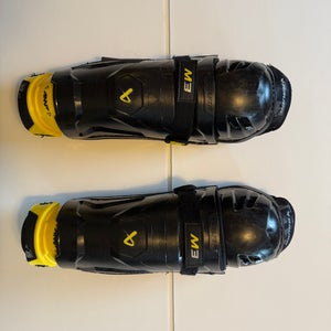Junior Bauer Supreme M3 12" Shin Pads (Used)