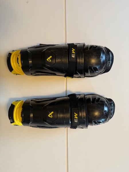 Junior Bauer Supreme M3 12" Shin Pads (Used)