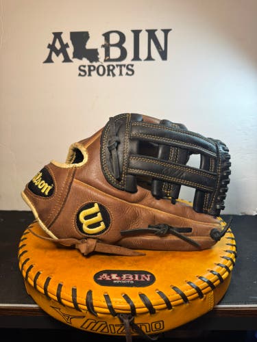 Wilson A1000 RH Infield Baseball Glove 11.75" (Used)