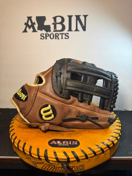 Wilson A1000 RH Infield Baseball Glove 11.75" (Used)