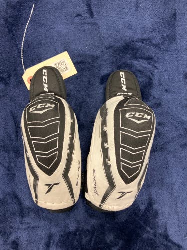 Junior Small CCM Tacks 1052 Elbow Pads (Used)