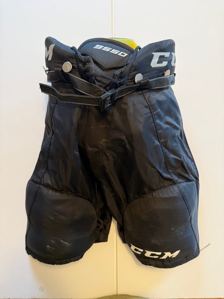 Junior Small CCM Tacks 9550 Hockey Pants (Used)