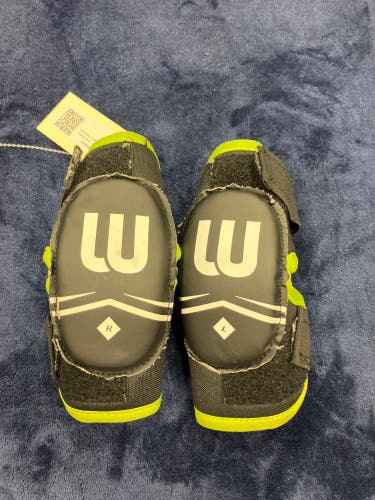 Youth Large Winnwell Elbow Pads (Used)