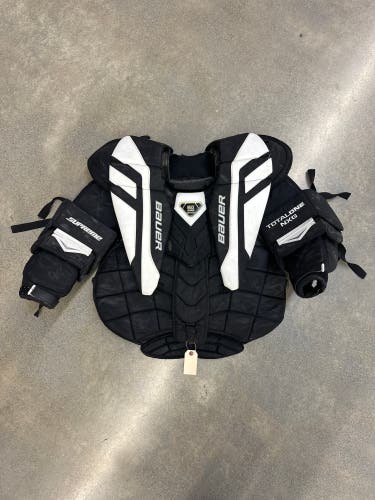 Senior XL Bauer Goalie Chest Protector (Used)