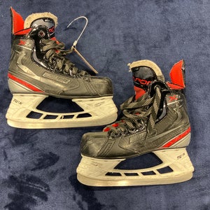 Junior Bauer Vapor X2.5 Hockey Skates Regular Width Size 2 (Used)