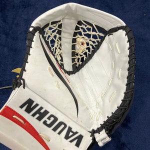 White Youth Vaughn VENTUS LT58 Goalie Gloves & Blockers Regular (Used)
