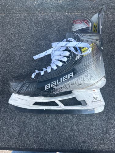 Used Bauer VAPOR HYP2RLITE MENS PRO STOCK  Hockey Skate Senior SIZE 9 FIT 1